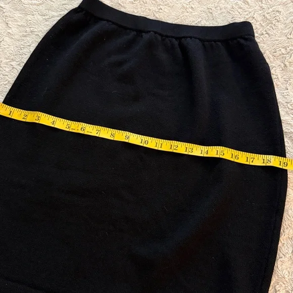 St. John Classic Black Pencil Skirt